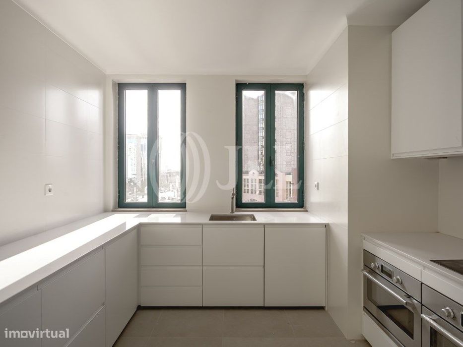 Apartamento T2 condomínio Diana Park Amoreiras, Lisboa.