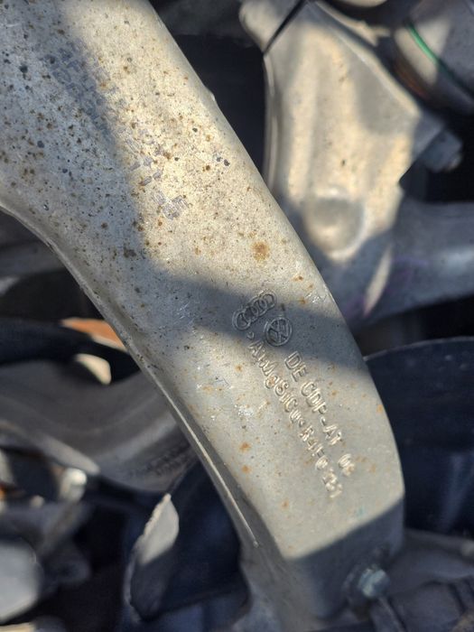 Zwrotnica prawa lewa Audi A6 C6 2.7 3.0 tdi