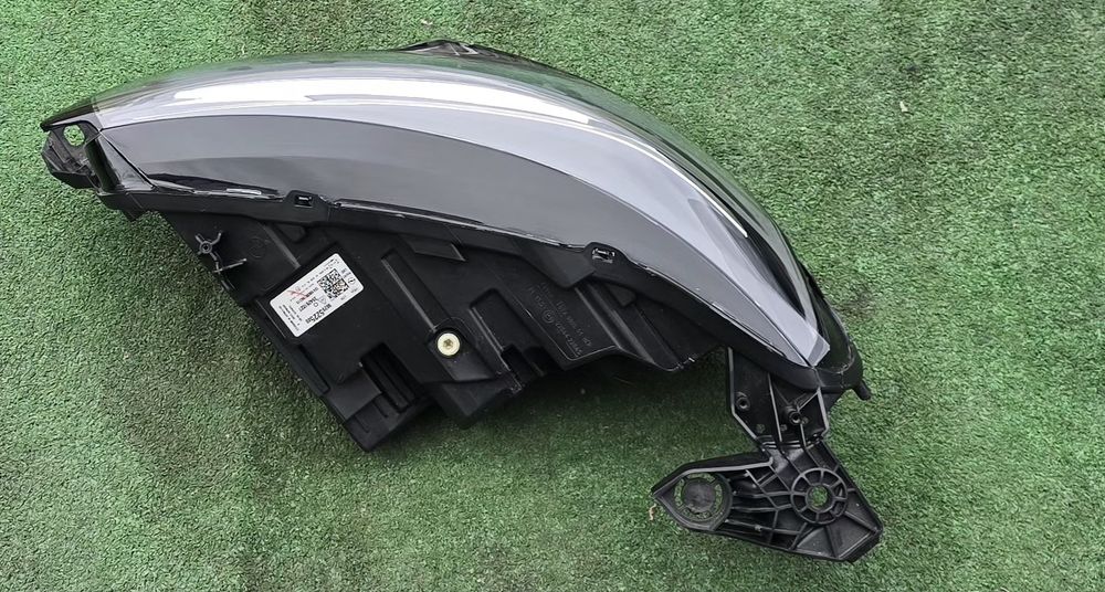 Farol/Ótica direita LED Opel Corsa F