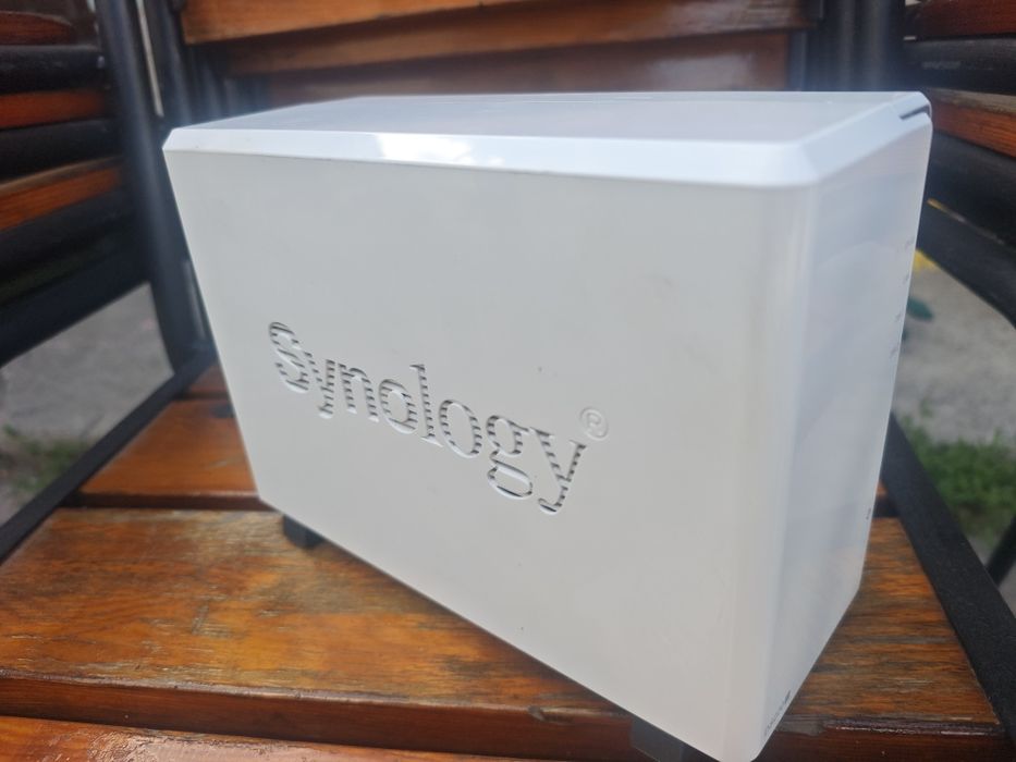 Продам NAS сховище Synology DS220j