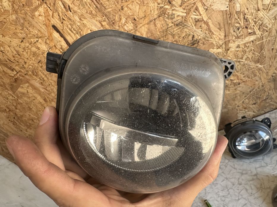 Продам правую led противотуманку bmw f10