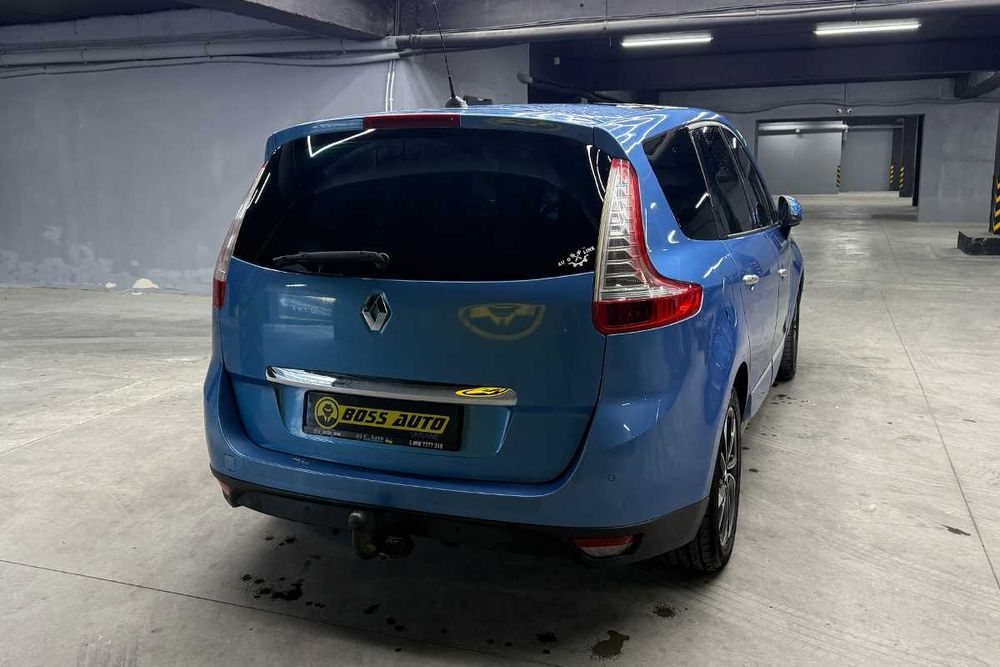 Renault Megane Scenic 2012