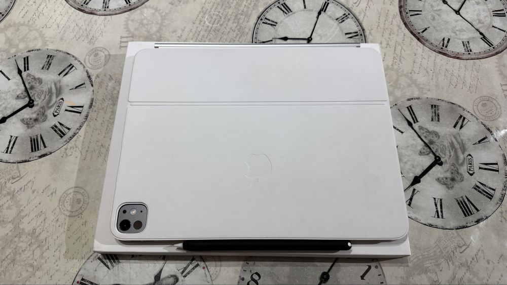 Magic Keyboard iPad Pro 13