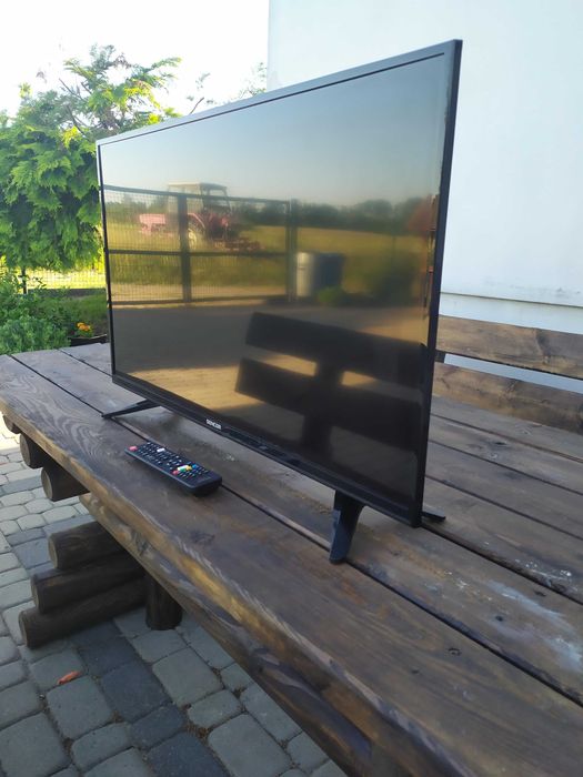 Tv 32 cale Sencor LED  DVB T2 4 lata  nie włącza się nie naprawiany pilot
