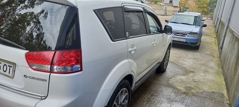 Автомобіль Citroen c crosser