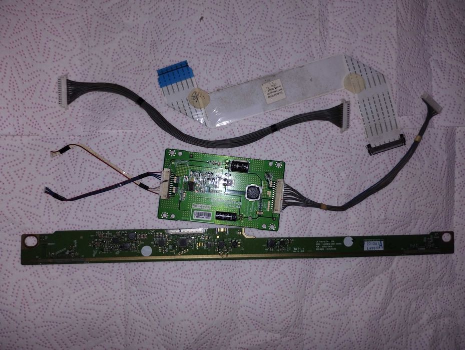 Запчастини до телевізора LG 32LE3300-ZA (подетально)