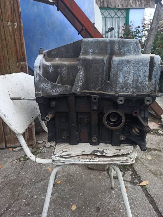 Блок двигателя Renault kangoo 2004 г 9 к-9