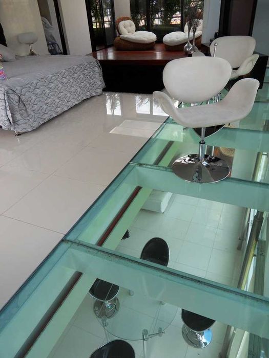 Szyby hartowane na podłogę. Szklana podłoga, strop szklany Okazja!