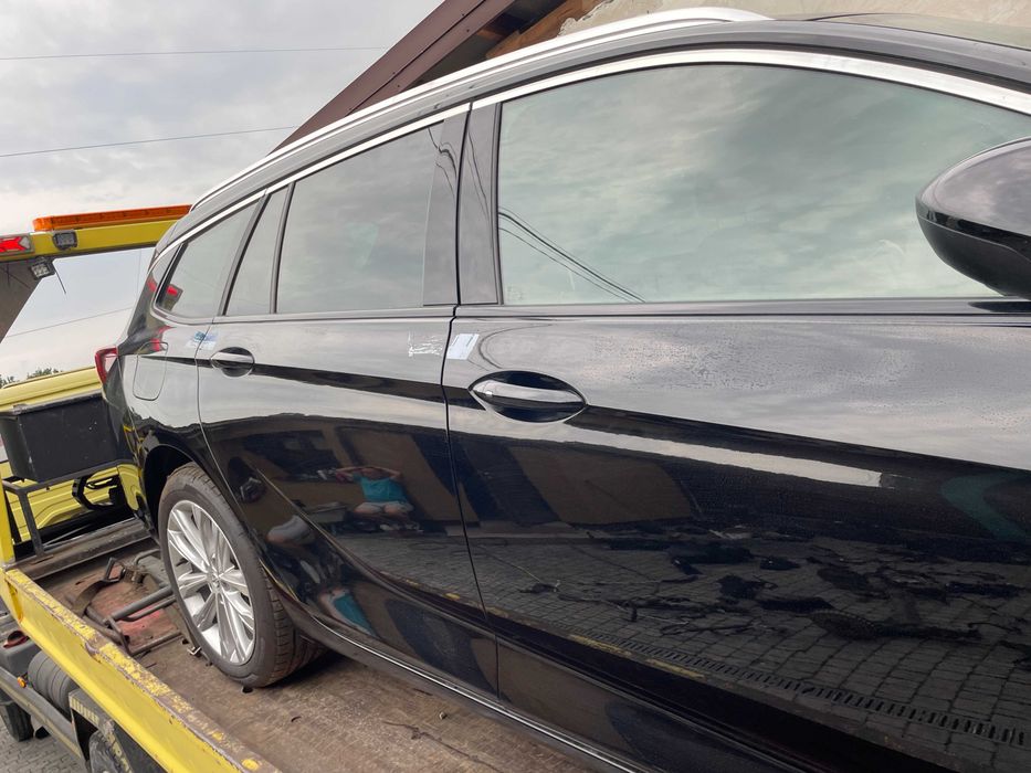 Двері передні праві Opel Insignia B універсал 2017-2020 Z22Y