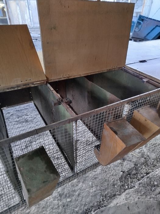 Металеві клітки для кроликів, птахів.
