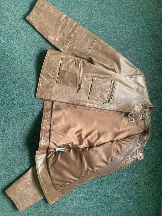 Продам фирменную кожаную женскую куртку