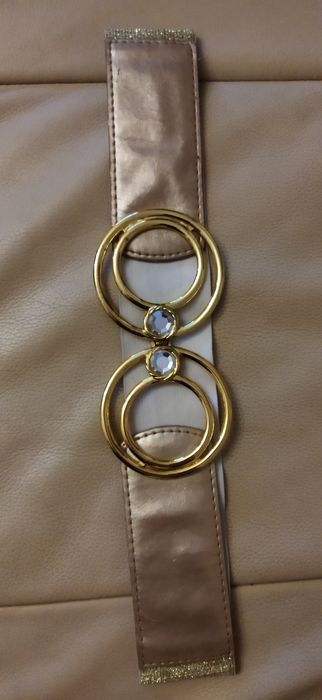 Pasek złoty z piękną klamrą