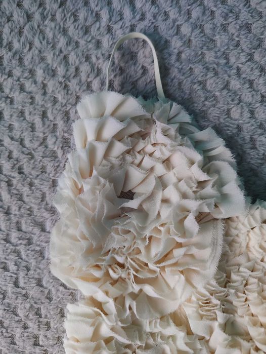 Zara top na jedno ramię z kwiatami 3d