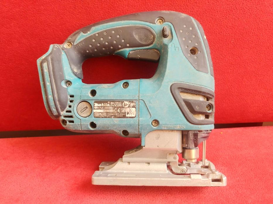 wyrzynarka Makita djv180