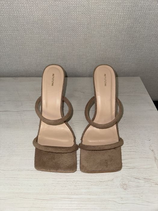 Босоножки prettylittlething