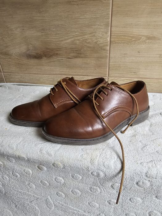 Skórzane eleganckie buty męskie 35