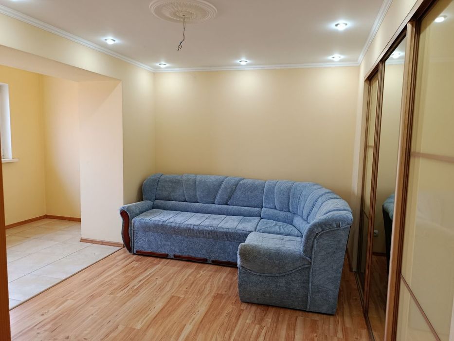 Продаж 2к квартири. з гаражем 30м2 в м. Кіцмань