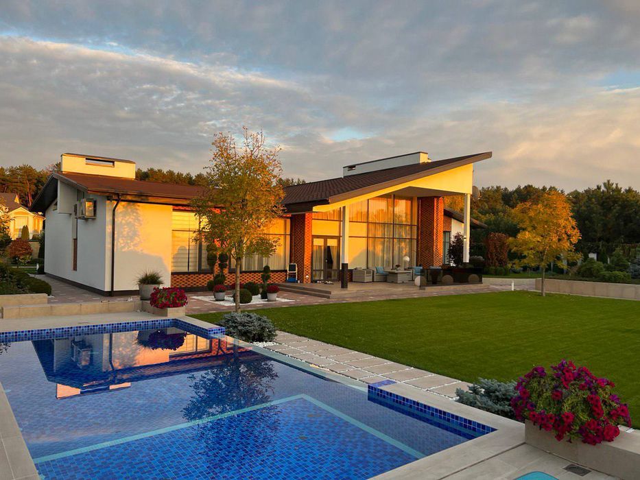 Продаётся новый современный VIP дом в самом элитном районе Обуховки