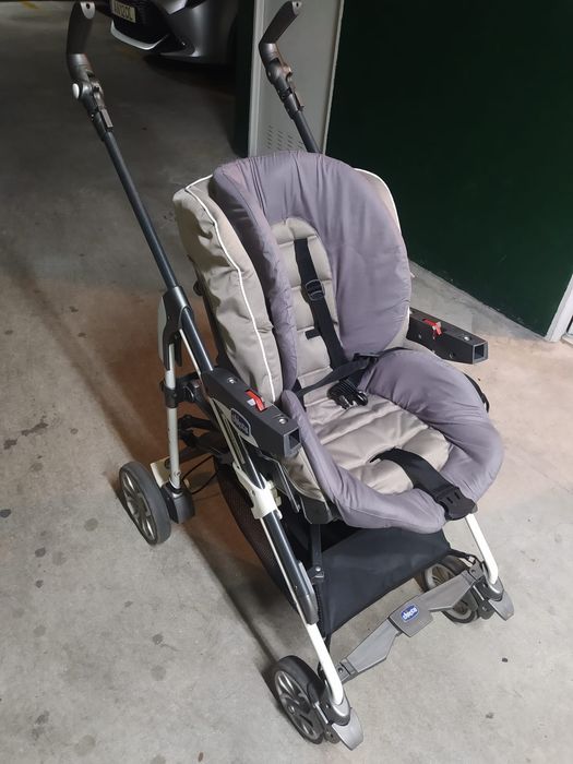 Carrinho e alcofa Chicco Bom estado