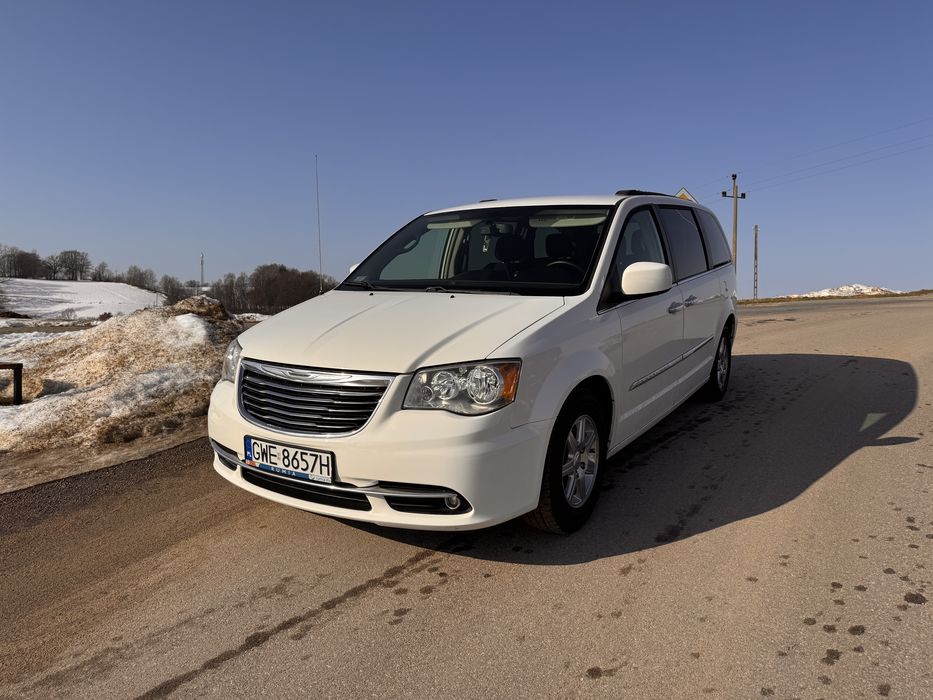 Chrysler town & country