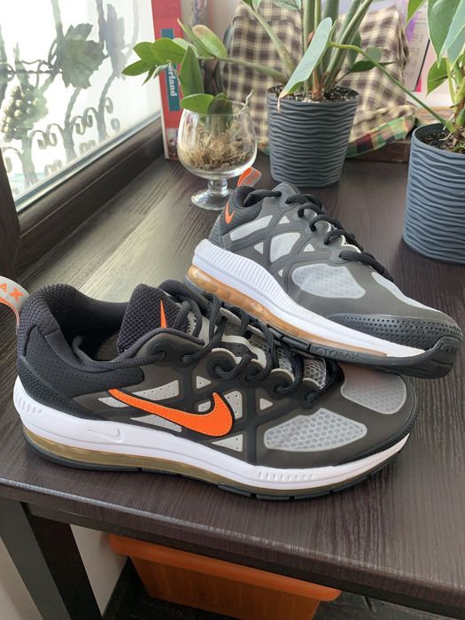 Nike Air Max Genome в расцветке «Black/Total Orange»