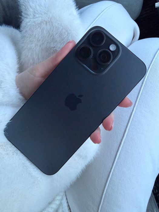 Айфон 15 про мах 256гб в идеальном состоянии