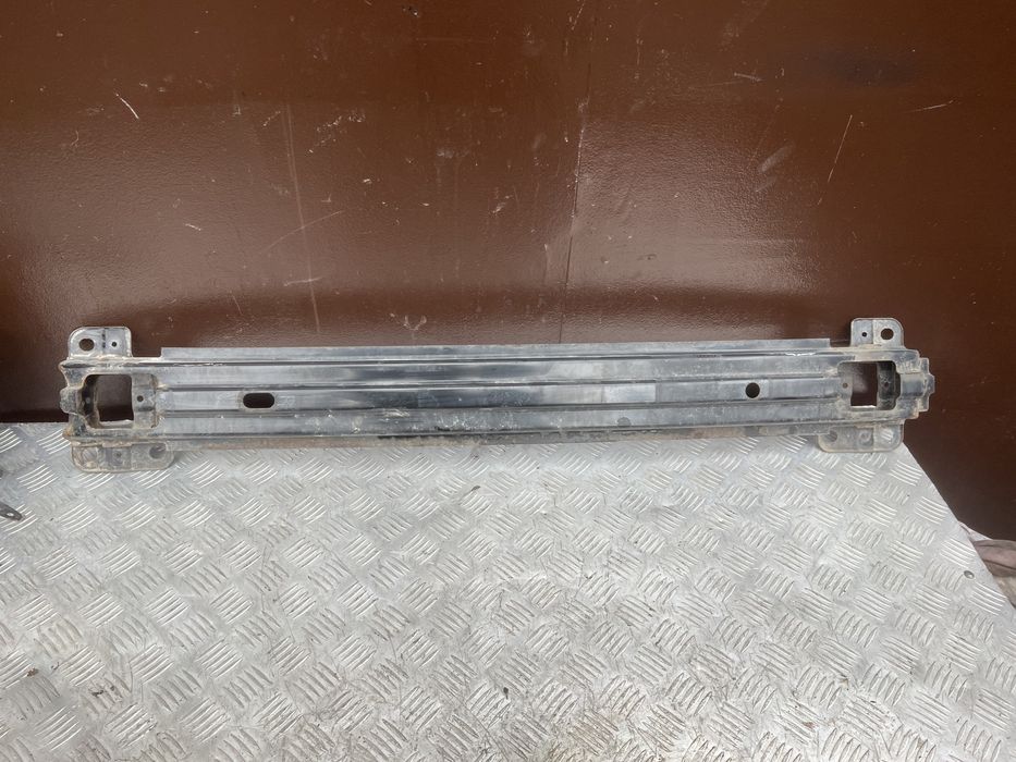 Передний усилитель бампера Киа сид 08г kia ceed