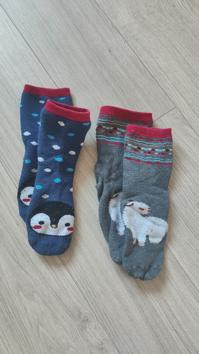 4 pary świątecznych skarpetek