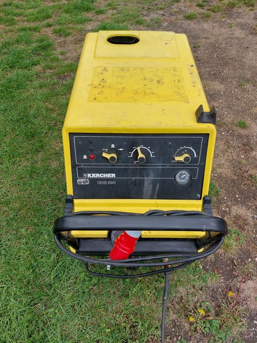 Sprzedam karcher na gorącą wodę