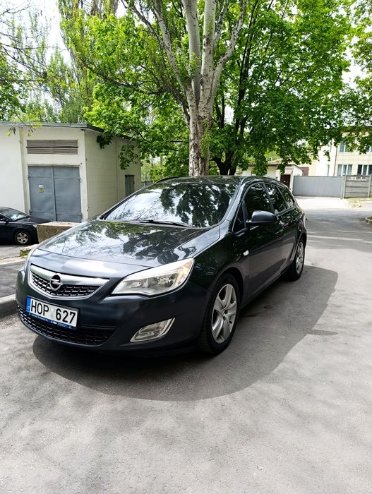 Opel Astra J 2012 1,7 cdti