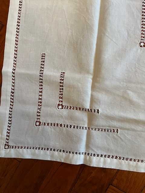 Toalha antiga bordada