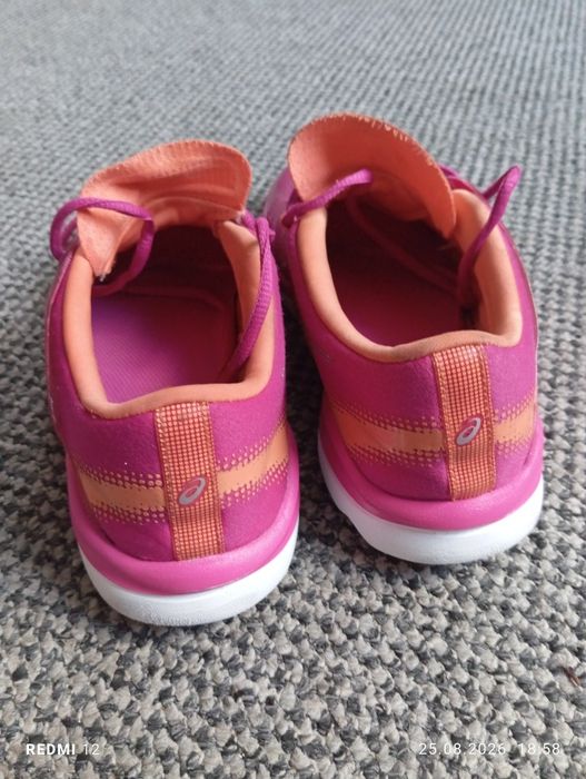 Damskie buty treningowe Asics Gel-Fit Vida r. 39