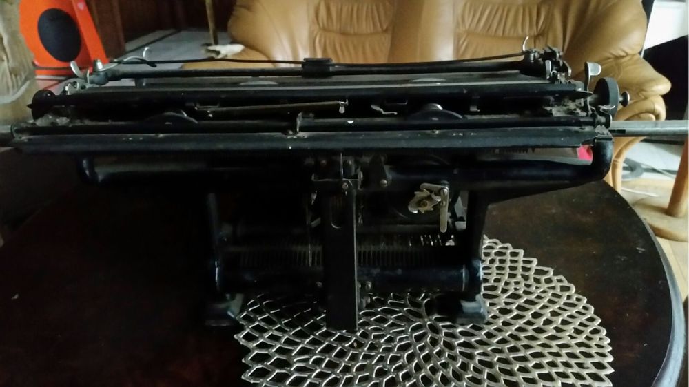 Zabytkowa maszyna do pisania Continental, sprawna