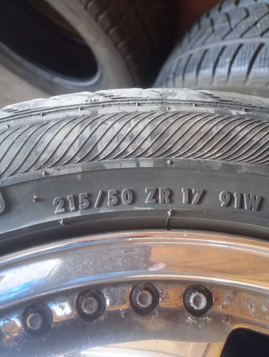 Felgi aluminiowe z oponami