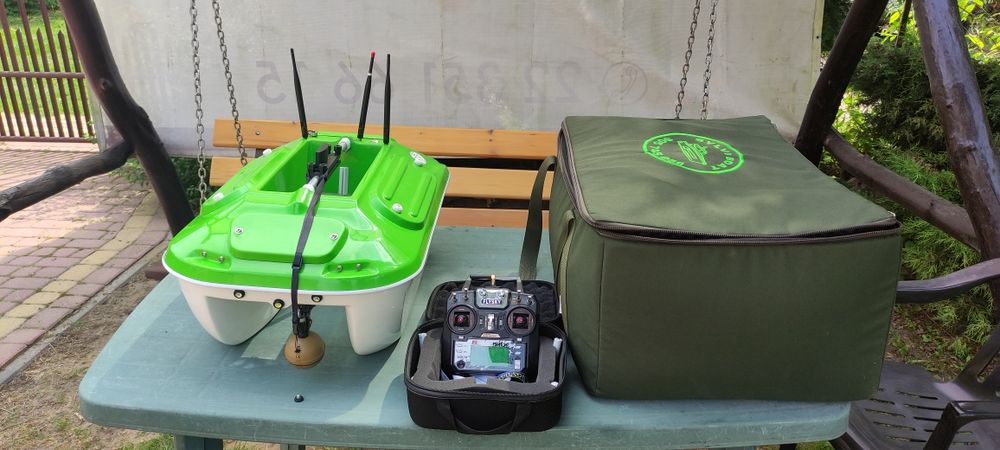 Łodka zanętowa Sylvi boat z GPS echosadą i autopilotem