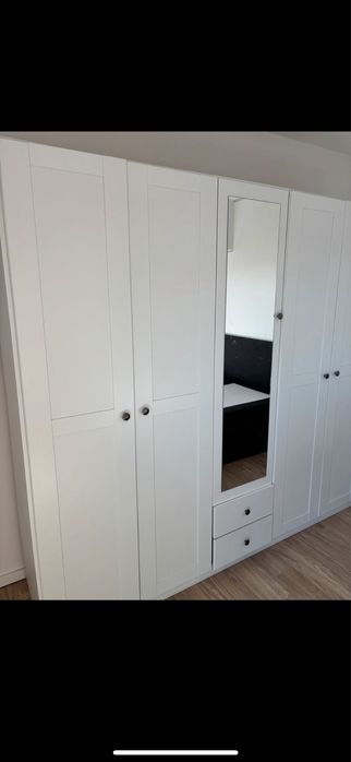 Szafa biała z lustrem