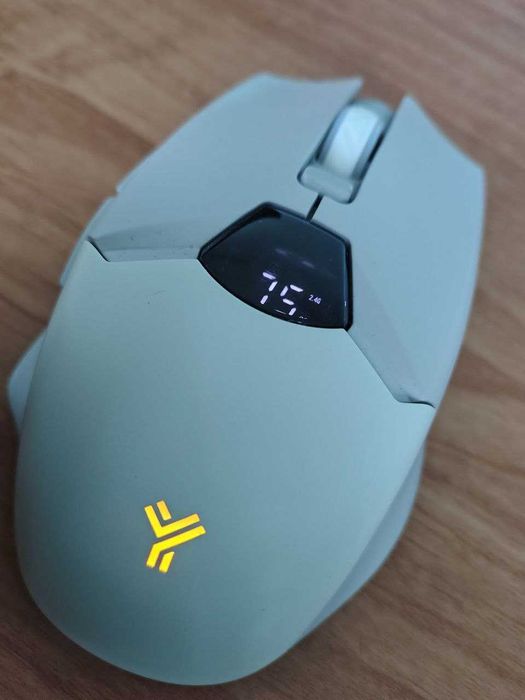 Продам мишку бездротову з LED індикацією