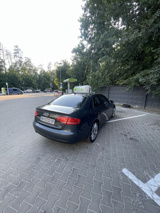 продам a4b8 2010 года