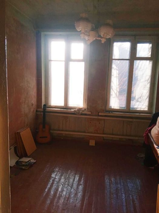 Продам 3-х комнатную квартиру в Мерефе.