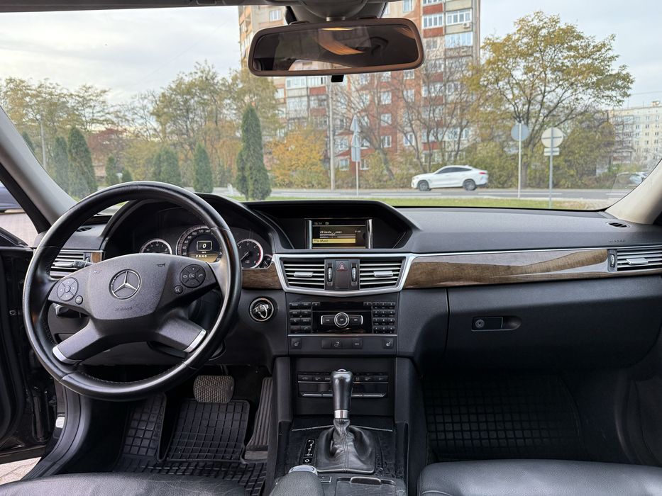 Продам своє авто Mersedes E w212