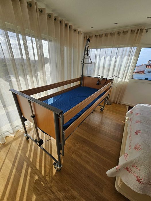 Cama articulada hospitalar elétrica  comprada Julho 2024