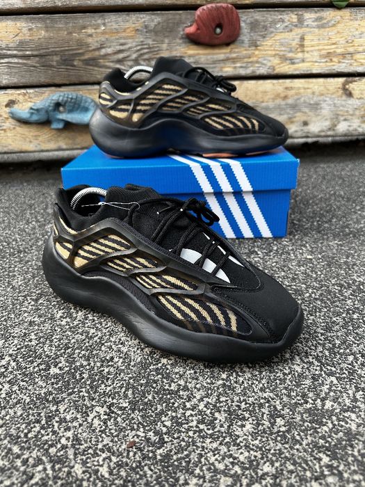 Yeezy 700 olx new arrivals