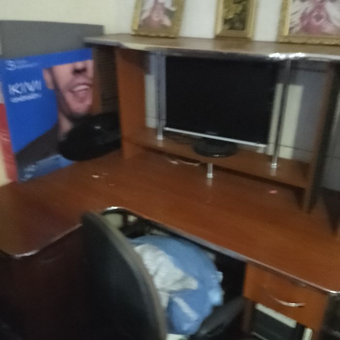 Комп'ютерний стіл