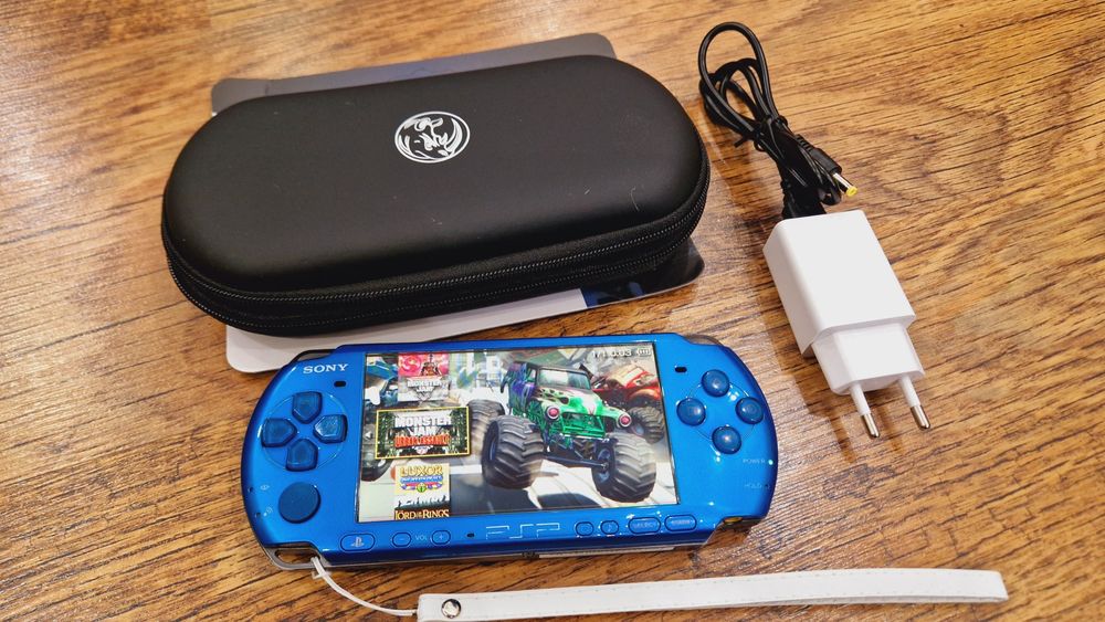 PSP Sony 3000 64гиг с играми 135шт