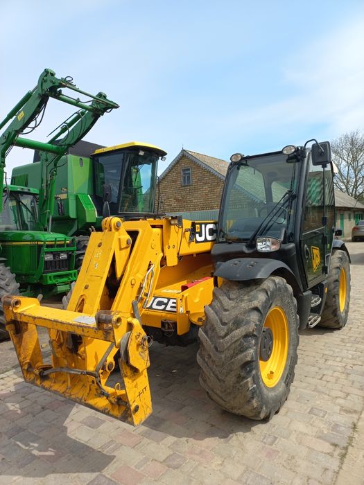 Продам телескопічний навантажувач JCB 531-70 Agri Super