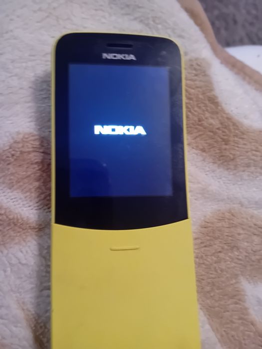 Nokia 8110 4g  żółta zadbana sprawna Polecam