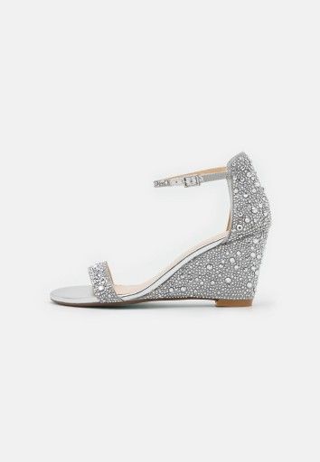 Sandały srebrne z cekinami BETSEY JOHNSON 38