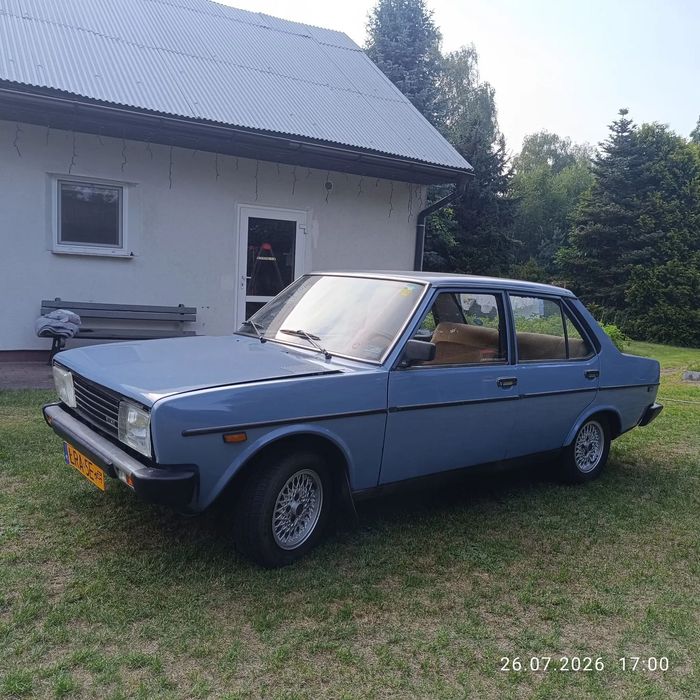 Fiat 131 Sprzedam Fiat 131 zabytek. W jednych rękach od nowości.