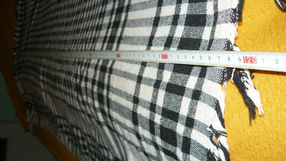 Chusta Arafatka duża 120x95 czarno biała szal w pepitkę