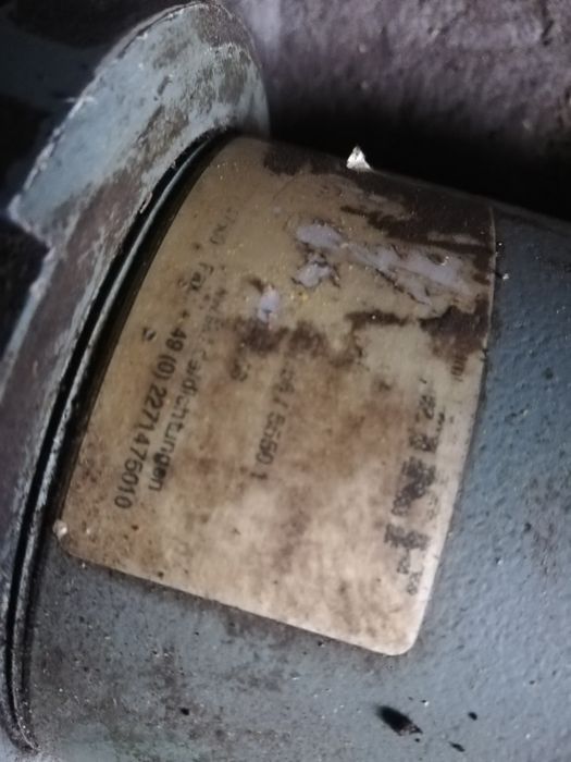 Starocie stary siłownik hydrauliczny-CIEZKI